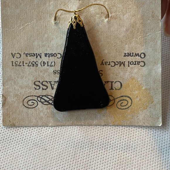 Classy Glass Green & Gold Pendant Necklace - Picture 5 of 8